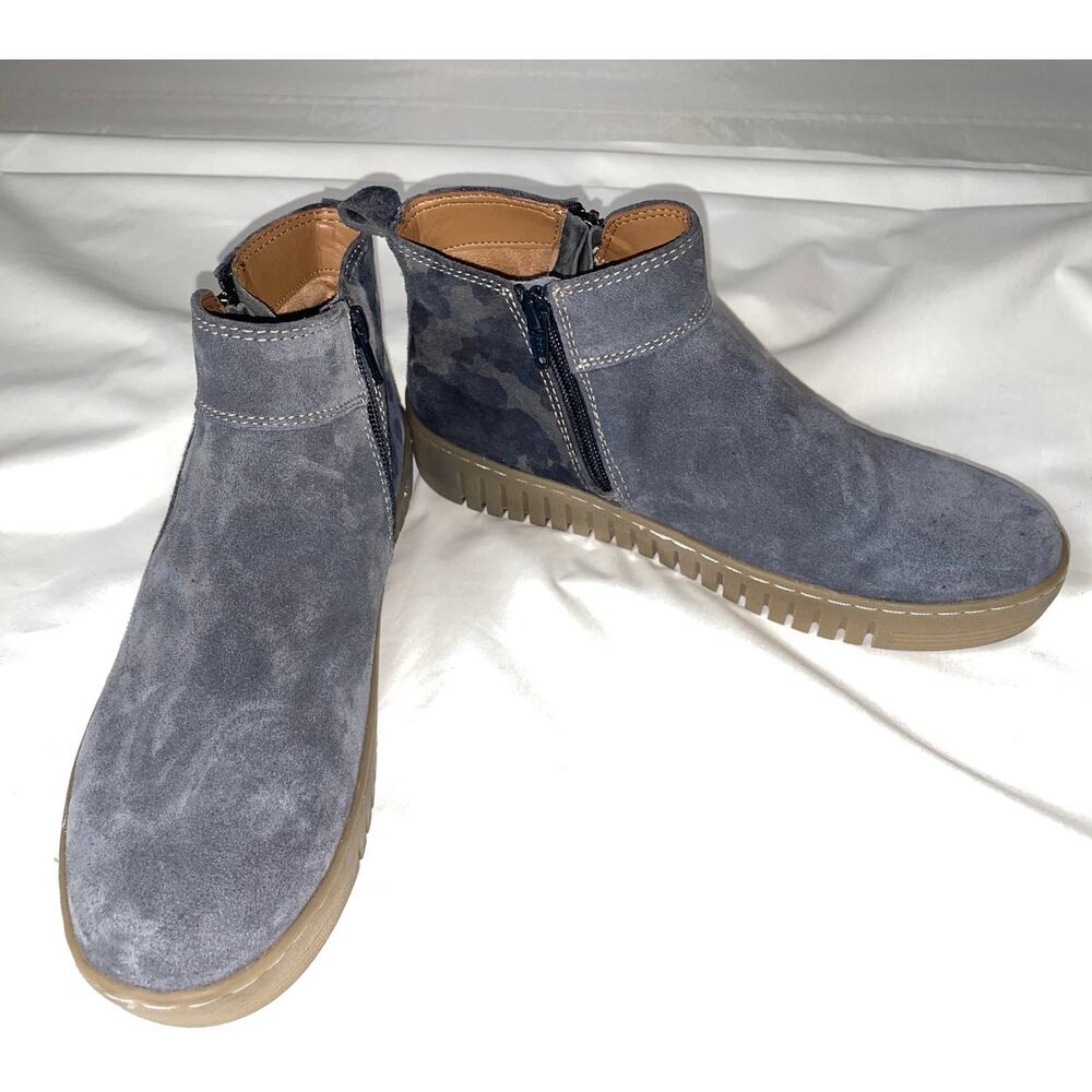 Comfortiva Hartwick Booties - Women's Size 8.5M - Blue Suede Colorblock Camo